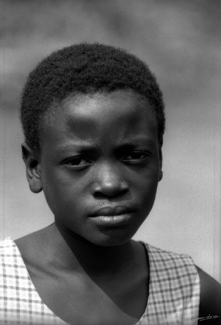 036 1977 NToum Portrait Enfant wtmk.JPG