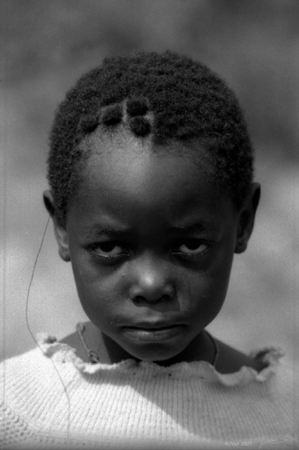 037 1977 NToum Portrait Enfant wtmk.JPG