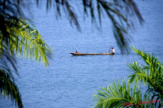 017 MAYUMBA Pirogue sur la Lagune 8EIMG_23002wtmk.jpg