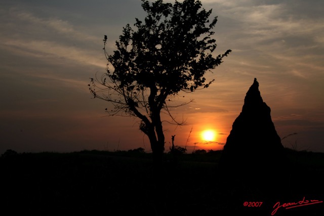 036 Canyon Blanc Soleil Couchant sur Termitiere IMG_3847WTMK.jpg