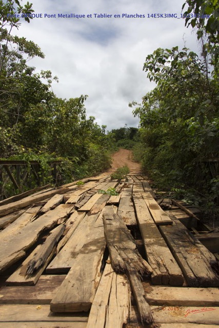 029 Piste OFFOUE Pont Metallique et Tablier en Planches 14E5K3IMG_112343wtmk.JPG