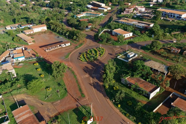 090 ULM Lastoursville 2 Survol de la Ville le Carrefour Wongo 17E5K3IMG_125466_DxOwtmk.jpg