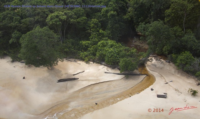 102 ULM Nyonie Riviere se Jettant dans Ocean 14E5K3IMG_111264wtmk.jpg