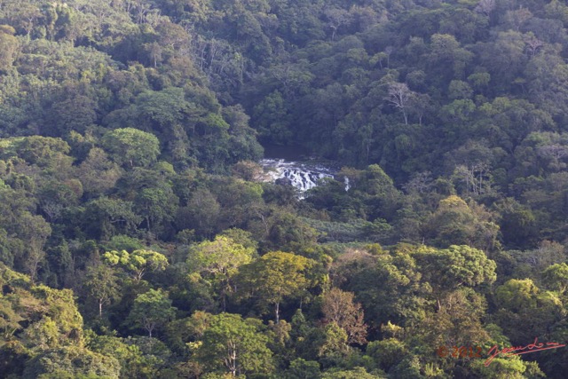 052 Haut-Ogooue Vu du Ciel 3 Survol Chutes Djoumou 12E5K2IMG_73210wtmk.jpg