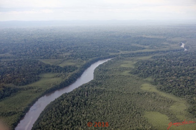 173 WONGA WONGUE 1 le Vol de Retour Survol Foret et Riviere 18E5K3IMG_180304127264_DxOwtmk.jpg