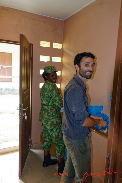 023 KINGUELE 02 Village Logement et Cuisine avec Pierre et Ingrid 20E80DIMG_201004145222_DxOwtmk 150k.jpg