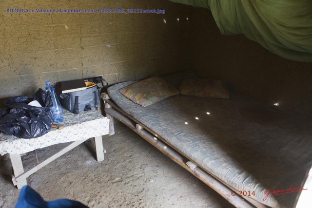 154 BITOUGA le Village la Chambre le Lit 14E5K3IMG_98151wtmk.jpg